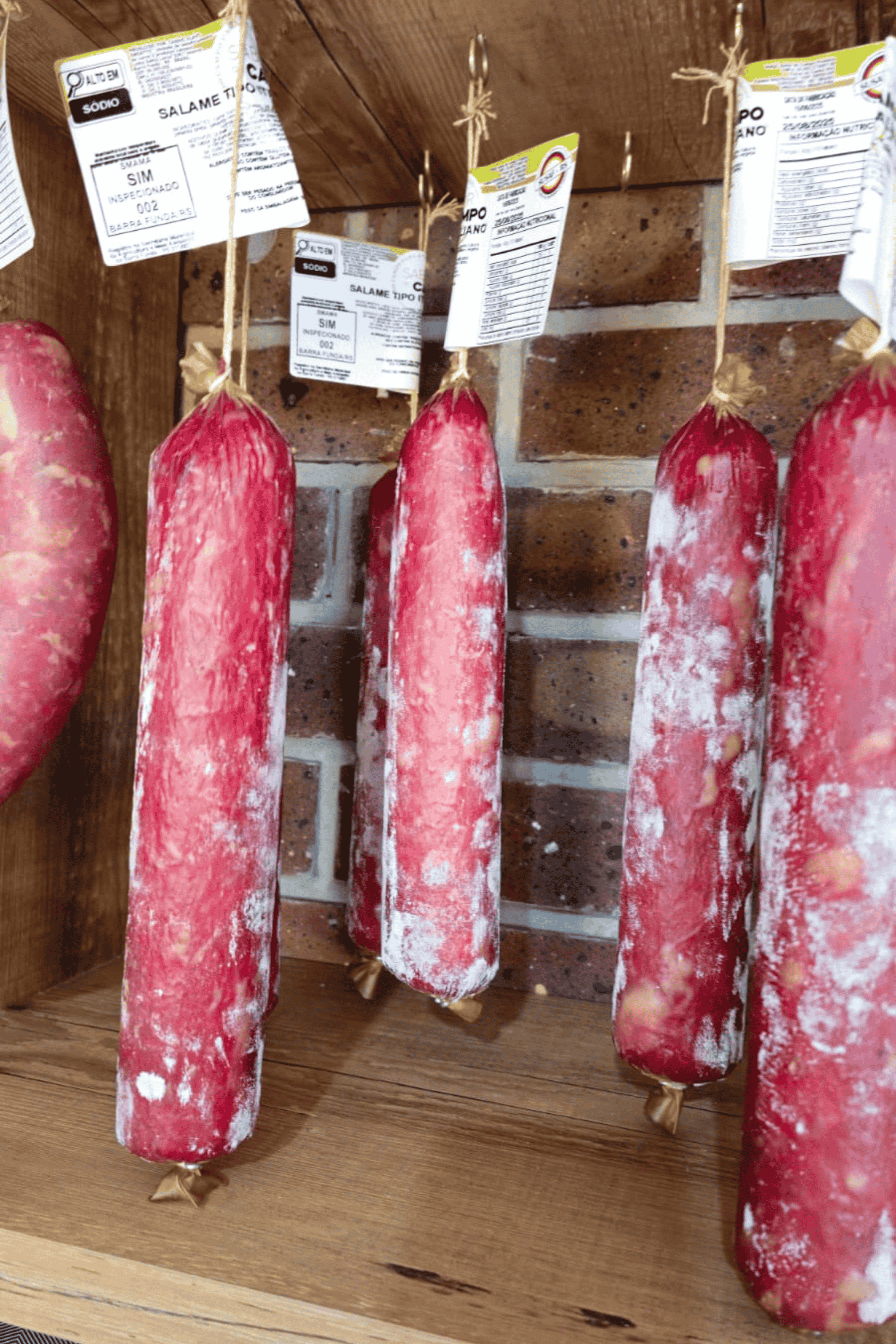 Salame Artesanal Defumado Tipo Italiano Meia cura 420g 15 dias de maturação