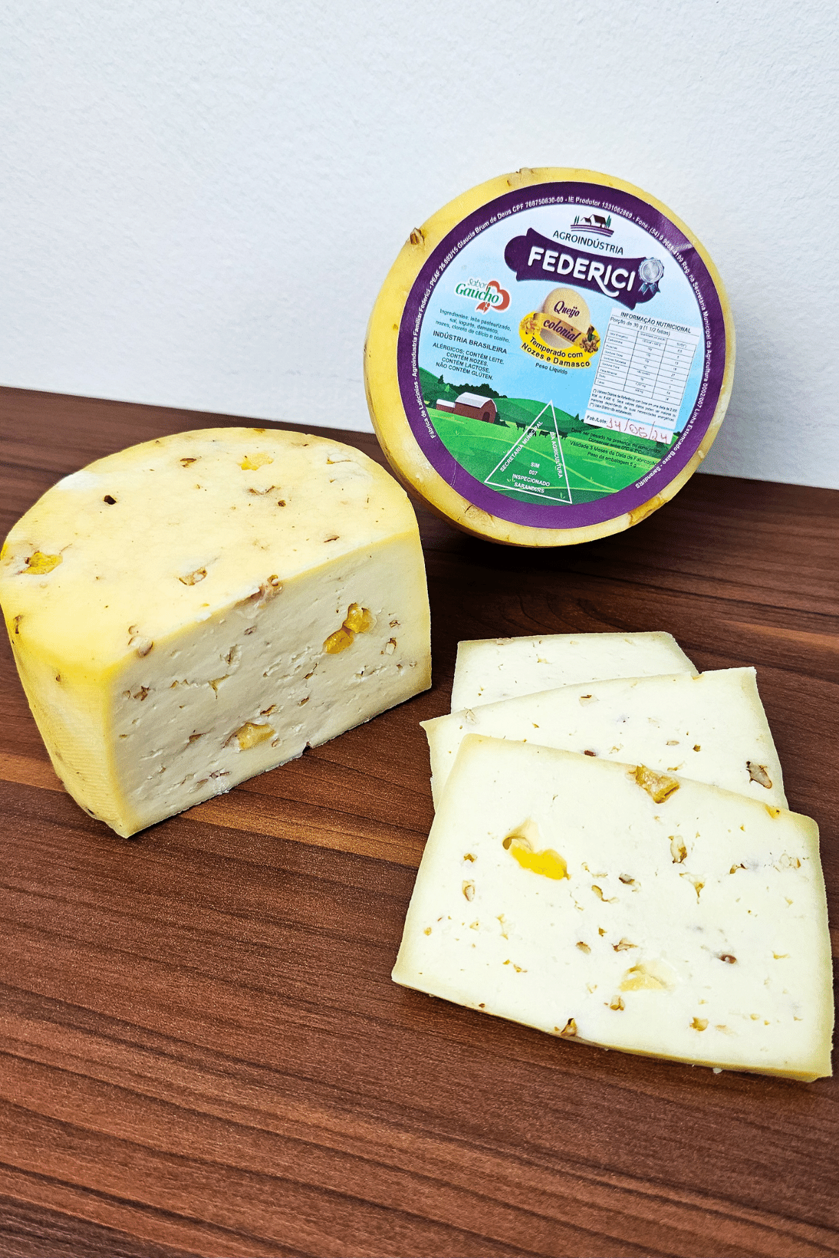 Queijo Artesanal Temperado Com Nozes E Damasco Federici Meia Cura 550g TOP 2 do RS (Prêmio Prata)