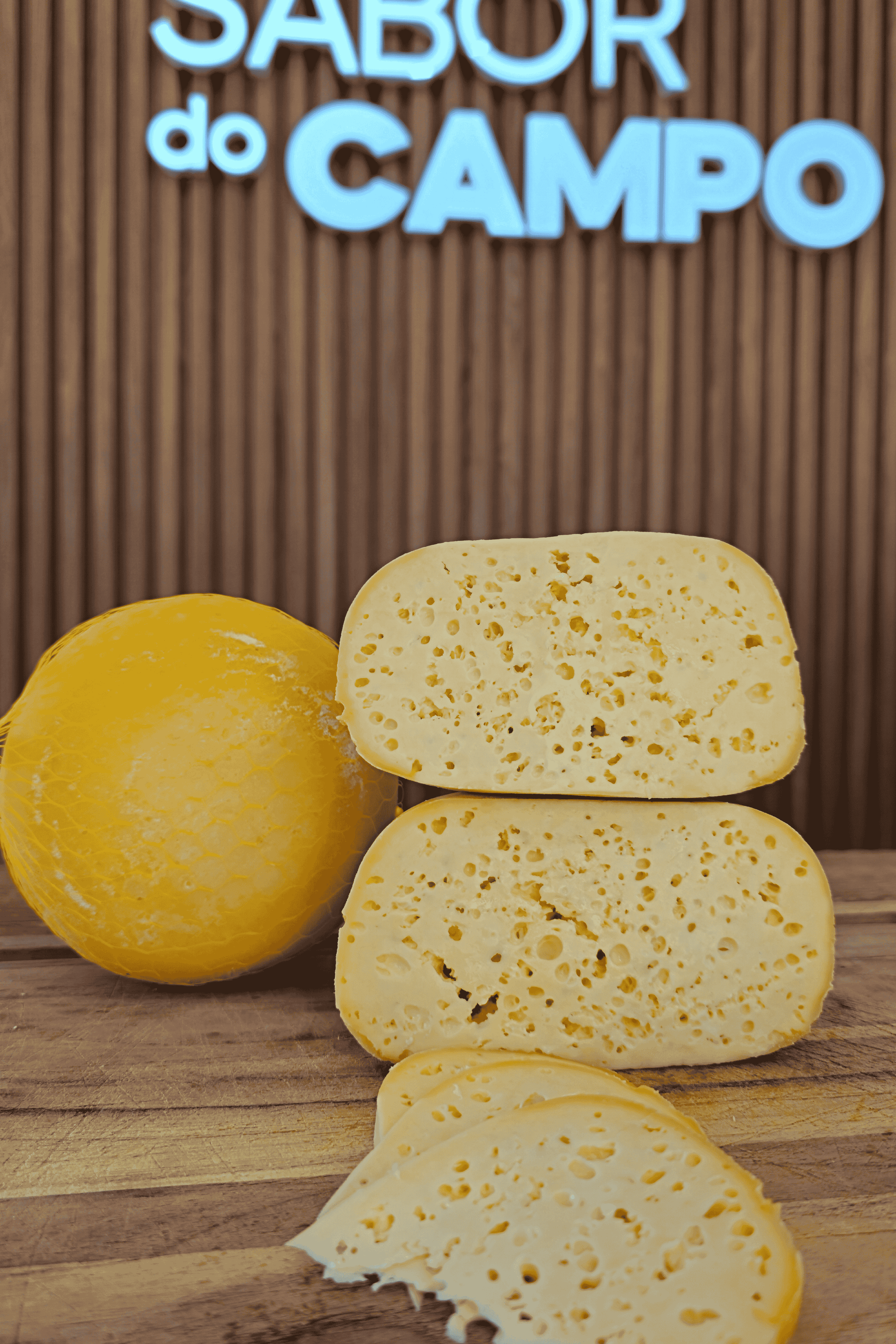 Queijo Colonial Artesanal Amanteigado e Furadinho Meia cura 700g Leite tipo A Top 1 do RS (Prêmio Ouro)