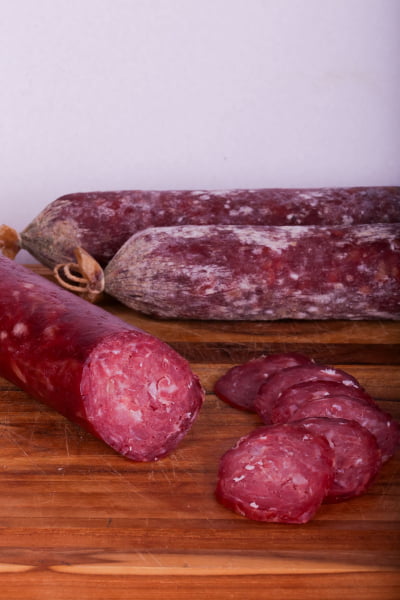 Salame Artesanal Defumado Tipo Italiano Meia cura 420g 15 dias de maturação
