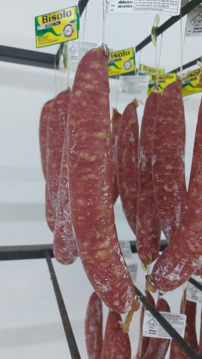  1Kg de Linguiça Suína Artesanal Defumada (salame tradicional colonial) 