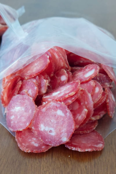 Salame Suíno Artesanal Defumado Italiano, Curado e Fatiado (50 dias de Maturação) RS 250g