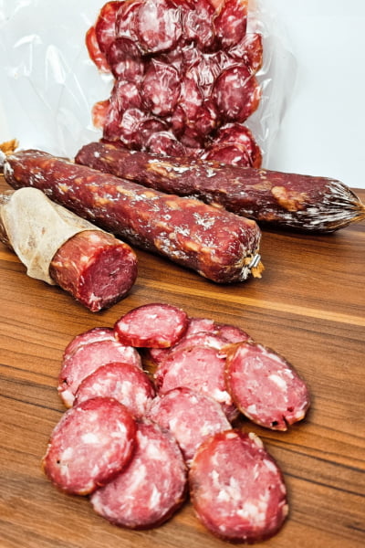 Salame Artesanal Defumado Tipo Italiano curado 300g 50 dias de maturação
