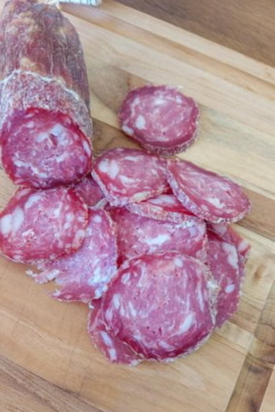 Salame Artesanal Defumado Tipo Italiano curado 300g 50 dias de maturação