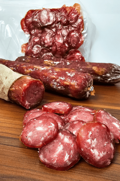 Salame Suíno Artesanal Defumado Italiano, Curado e Fatiado (50 dias de Maturação) RS 250g