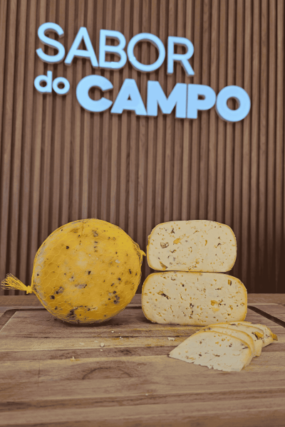 Queijo Artesanal Temperado Com Nozes E Damasco Meia Cura 550g TOP 2 do RS (Prêmio Prata)