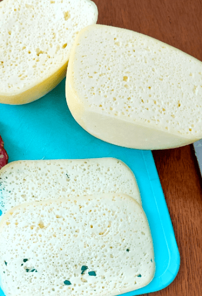 Queijo Colonial Artesanal Amanteigado e Furadinho Meia cura