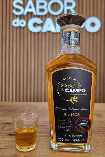 Cachaça Artesanal Ouro Extrapremium 8 anos Barril de Carvalho 700ml - Premiada