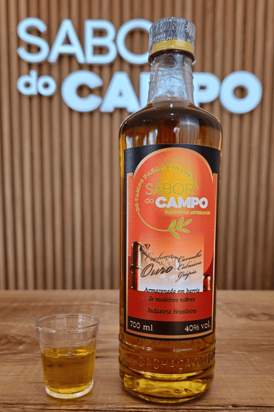 Cachaça Artesanal Ouro 4 anos Barril de Carvalho 700ml