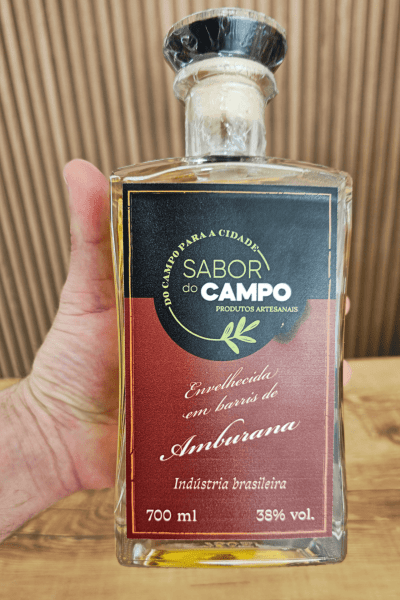 Cachaça Artesanal Premium 4 anos Barril de Amburana 700ml