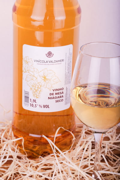 Vinho Branco Seco Colonial Valdameri Uva Niágara Serra Gaúcha