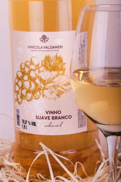 Vinho Branco Suave Colonial Valdameri Serra Gaúcha