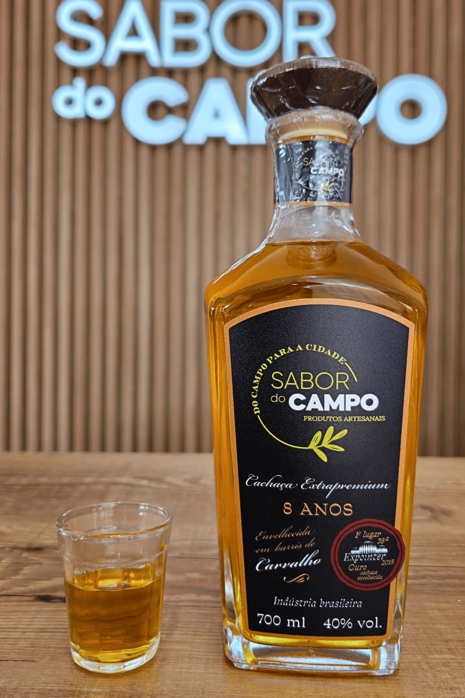 Cachaça Artesanal Ouro Extrapremium 8 anos Barril de Carvalho 700ml - Premiada
