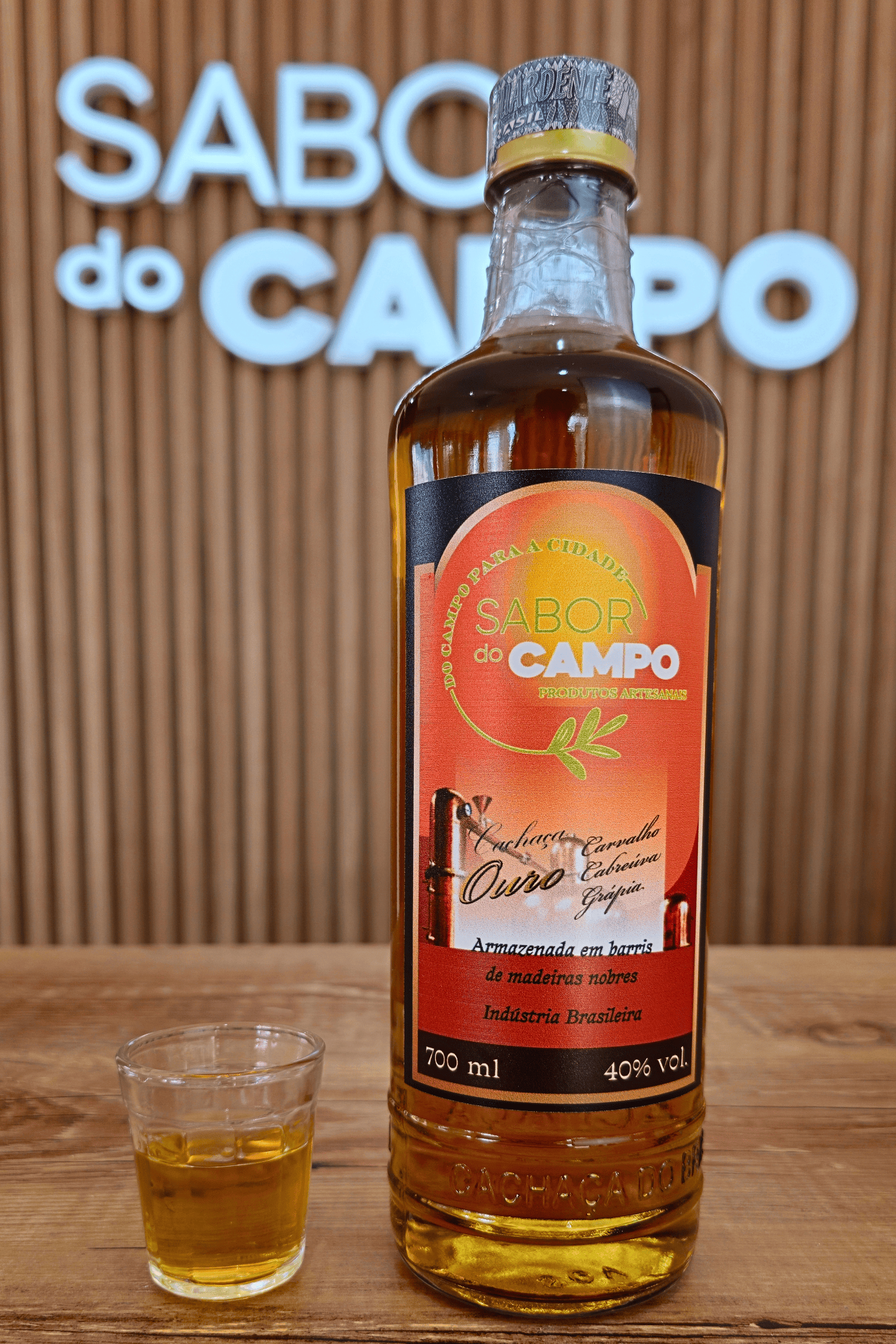 Cachaça Artesanal Ouro 4 anos Barril de Carvalho 700ml
